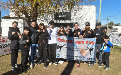 Taekwondistas de Colonia Avellaneda fueron reconocidos tras su destacada participación en el Campeonato Sudamericano.